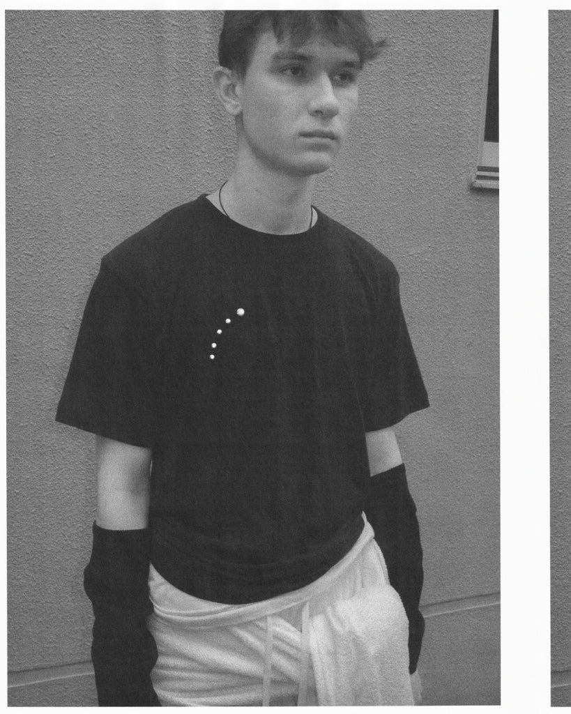 OLD FOLK HOUSE ネイビー スタッズ リラックスフィット Tシャツ