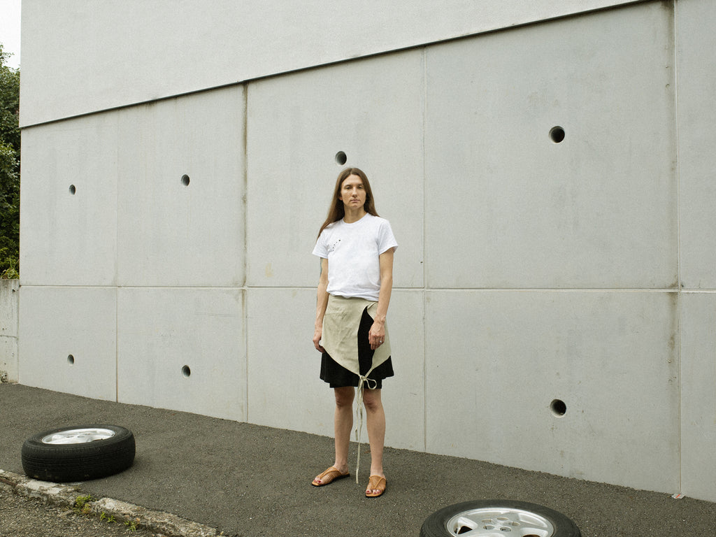 OLD FOLK HOUSE ホワイト スタッズ リラックスフィット Tシャツ